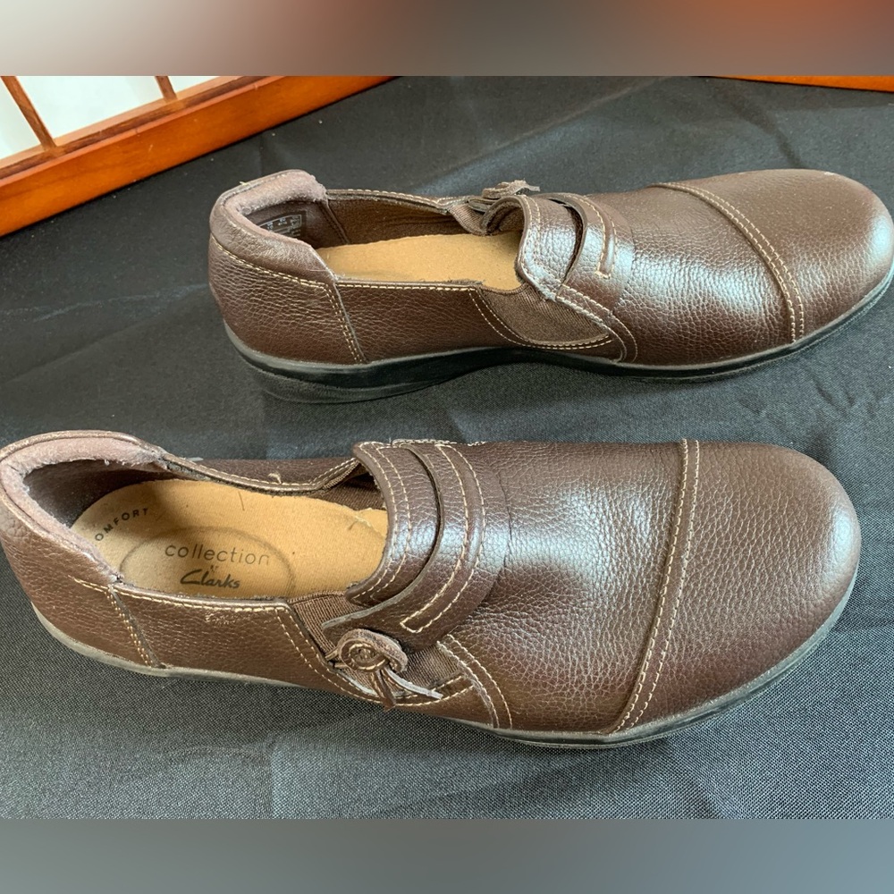 Clarks Women’s Brown Shoes. Size: 10 Good Condition - Picture 2 of 5